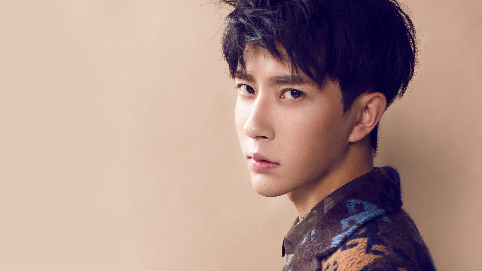 爱游戏官方主页-拜仁边路传中战术续写辉煌,攻击线火力全开,拜仁攻势足球